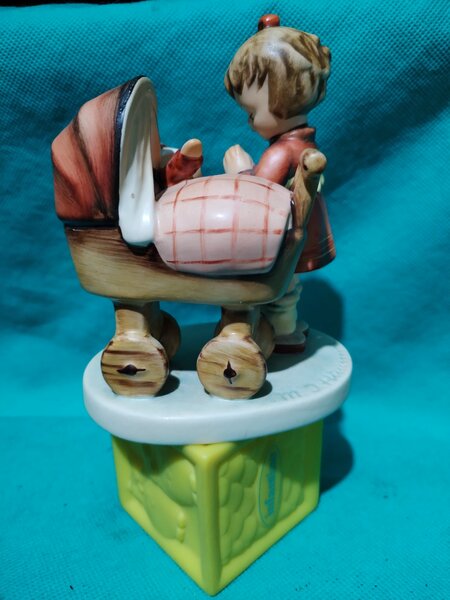 Trei figurine Hummel Goebel W. Germany