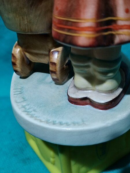 Trei figurine Hummel Goebel W. Germany